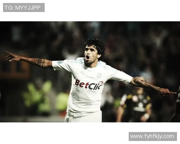 哪位足球巨星选择使用普通手机而非高端智能设备揭秘背后的原因与故事