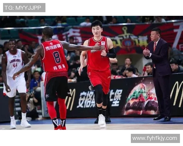 深圳足球队以82分领跑总决赛积分榜展现强劲实力和夺冠希望